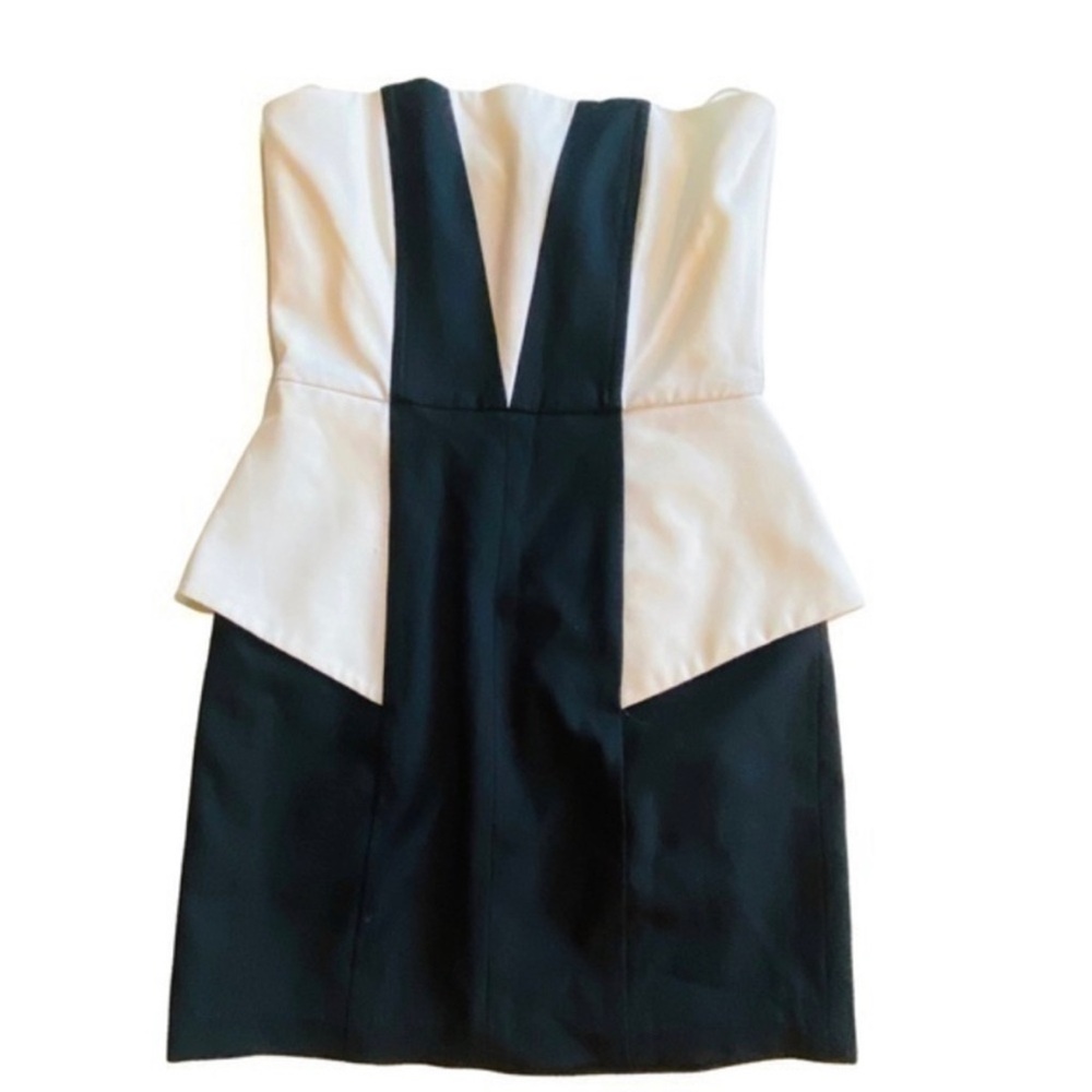 Michelle Mason Strapless Black White Mini Dress brand new with tags. Size 6